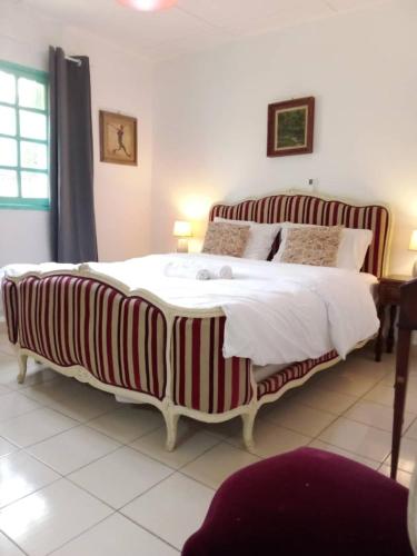 Номер, La Villa des Pins - Provence 4 ch - Angondje in Либревиль