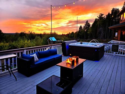. Bear Mountain Lodge. 560 Acre Wooded Estate.