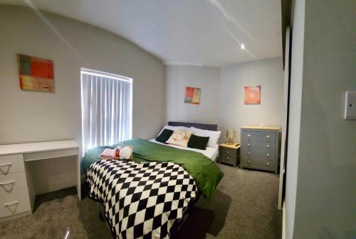 Beautiful Double Bedroom, Liverpool (photo 3)