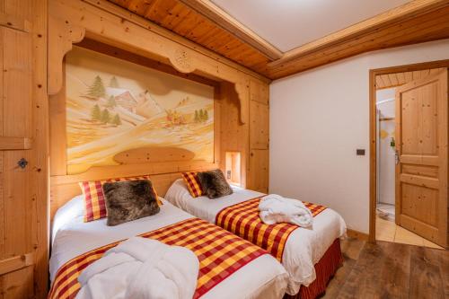 1 double bed, 1 twin bed