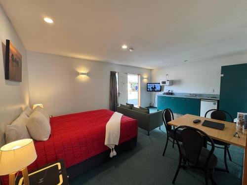 ASURE Ambassador Motor Lodge in โออามารุ