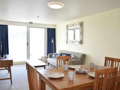 Wellington Waterfront, Exceptional Harbour Views in Oriental Parade