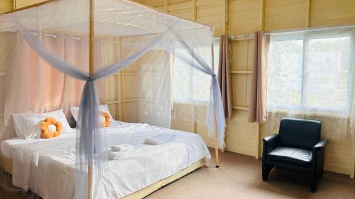 Garden house in Tha Chang