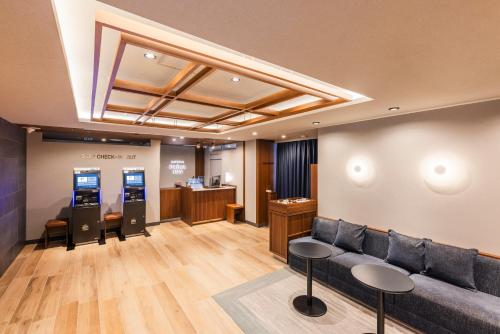 ล็อบบี้, โซเตะสึ เฟรซา อินน์ โยโกฮามา ซากุระงิโชะ (Sotetsu Fresa Inn Yokohama Sakuragicho) near พิพิธภัณฑ์ศิลปะโยโกฮามา