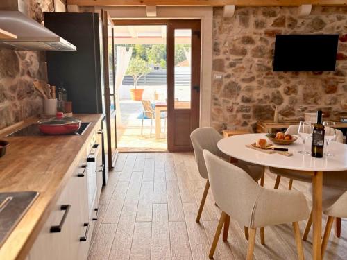 Casa Rustivéra - Island Hvar (Casa Rustivera - Island Hvar) in Vrbanj