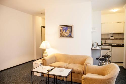 King Hotel Guvenlik - image 2