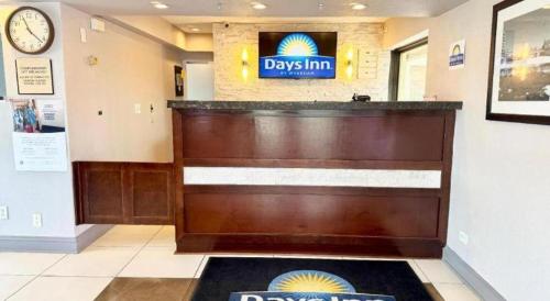 Days Inn by Wyndham St. Charles IL detail