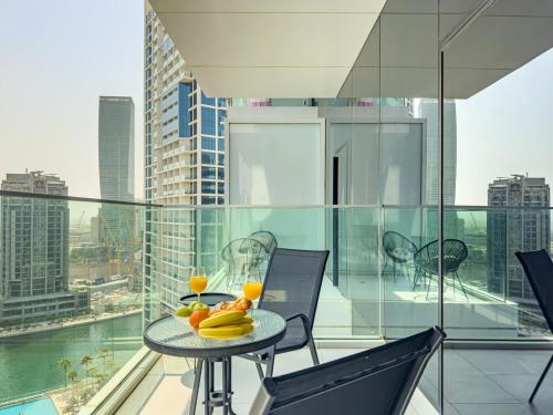 Deluxe Studio Business Bay - Balcony City Skyline Views, Dubai (photo 7)