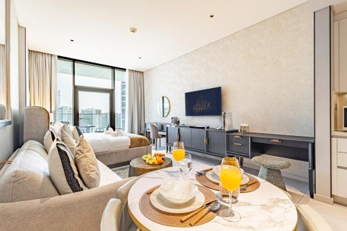 Deluxe Studio Business Bay - Balcony City Skyline Views, Dubai (photo 10)