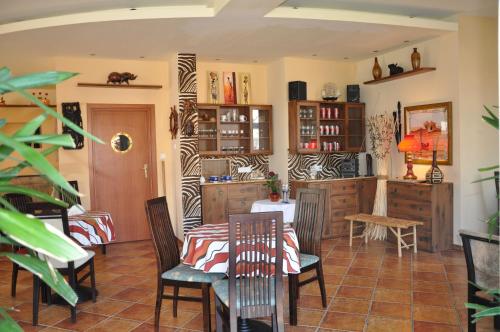 Villa Mirage - image 2