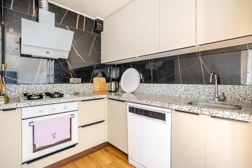5 Min to the Sea, Luxury 1BR, Pool & Air Conditioning & Fast WiFi, Antalya (fotografie 2)