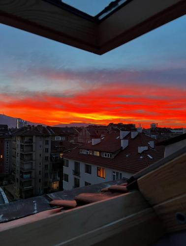 Cosy, workplace studio with a sunny rooftop view, Sofia (Foto 6)