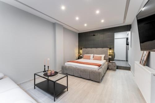 Acropolis Nest