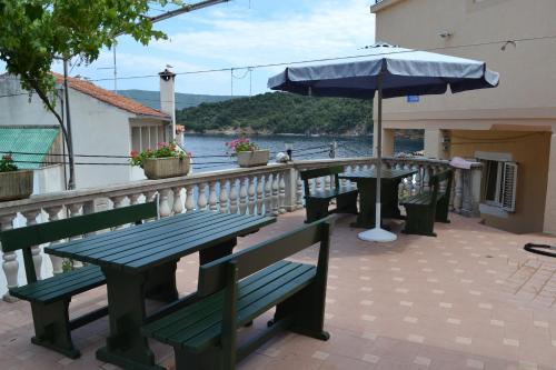 Apartments & Rooms Dinko in Valun