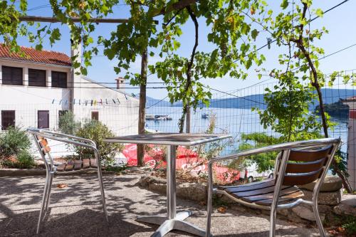 Apartments & Rooms Dinko in Valun