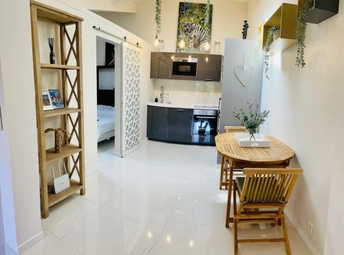 Guest House, La Treille, Marseille in La Treille