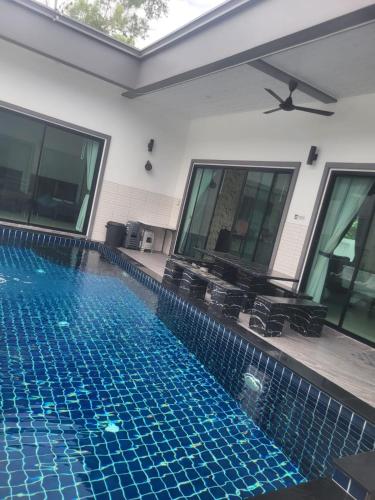 villa green pattaya famili and love room private and luxury