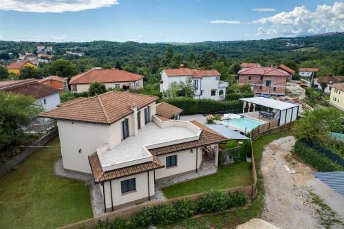 Villa with swimming pool and children's playground, in a quiet area - by Traveler Tourist agency Krk in Sroki