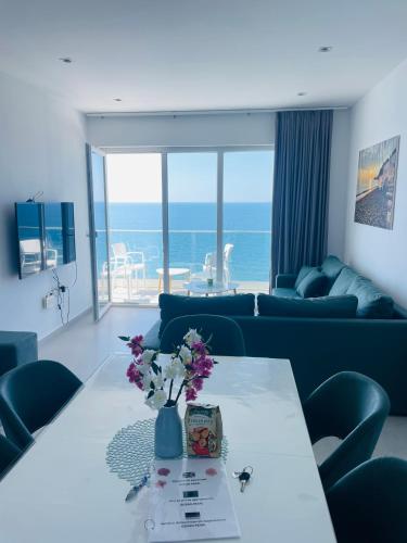 Közös társalgó / TV, OCEAN PEARL in Albania in Shengjin