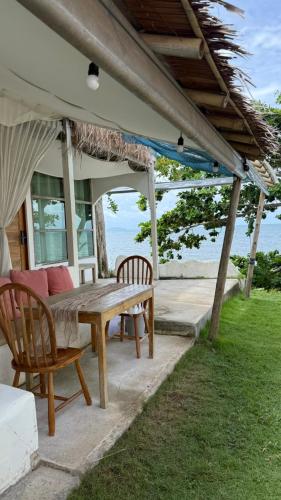 Sea for Rest beach club in Si Kao