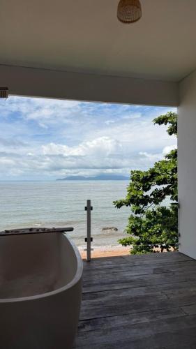 Sea for Rest beach club in Si Kao