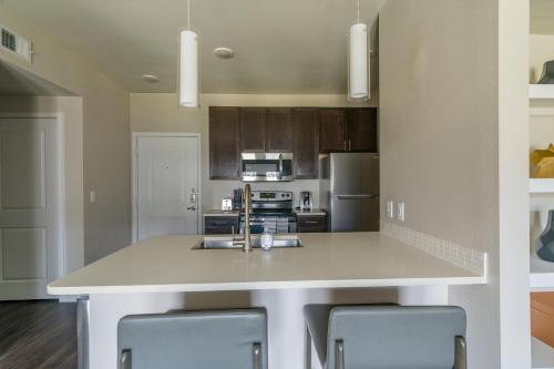 Landing Beautiful 1BD Gym Clubhouse, Katy (foto 7)