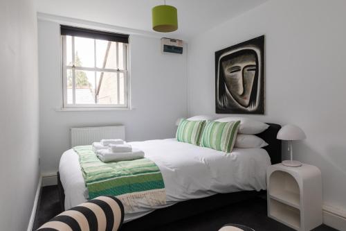 Old Farmhouse - Brand New Apartment - Free Parking - Central Bath, Bath (photo 5)