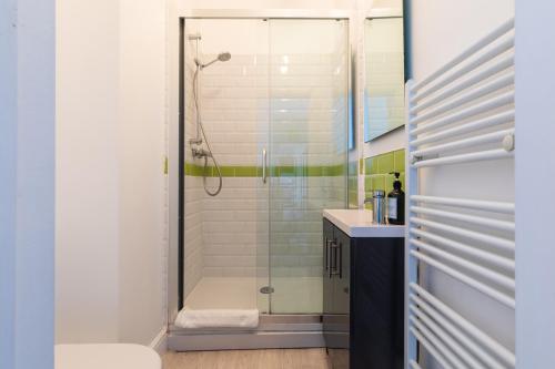 Old Farmhouse - Brand New Apartment - Free Parking - Central Bath, Bath (photo 6)