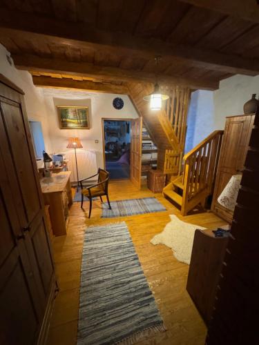 Székelykapu vendégház (Szekelykapu vendeghaz) in มาทรัสเซนทิเมอร์