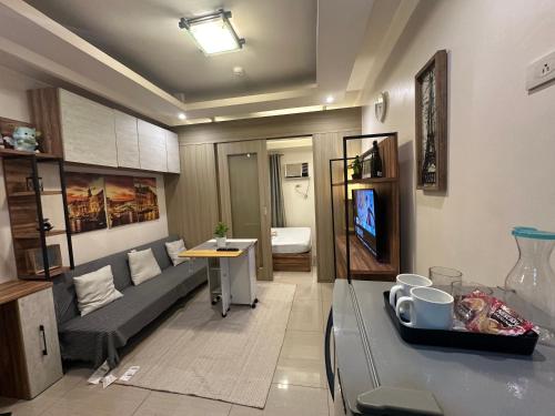 Koro Den at Shore Residences, Манила