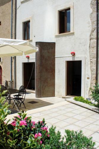 Antica casa panoramica con sauna e idromassaggio in Rocca Di Cambio