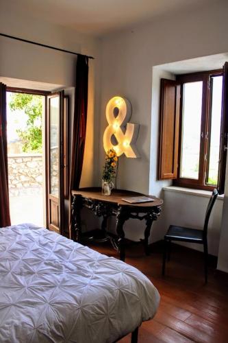 Antica casa panoramica con sauna e idromassaggio in Rocca Di Cambio