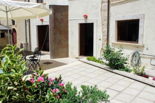 Antica casa panoramica con sauna e idromassaggio in Rocca Di Cambio