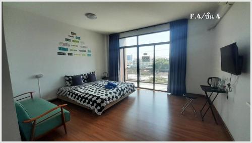room detail thumbnail 0