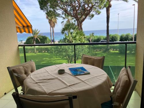 Cannes Terrace Beach Front & Sea view