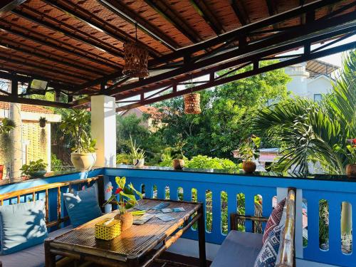 room detail thumbnail 1