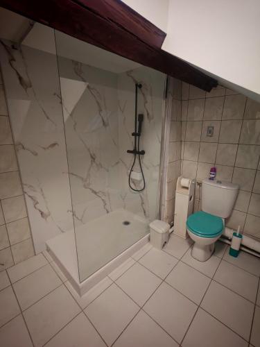 Independent studio in house - Paris suburbs in Епине сюр Сен