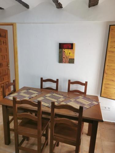 Casa Rural y Albergue Tormon in Alobras