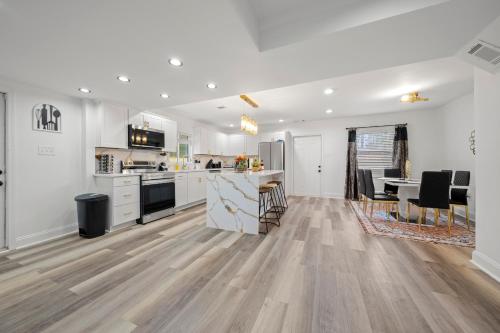 Expansive 7-Bedroom Family Home in Sandtown-Délkelet-Atlanta