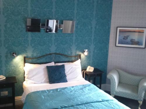 1 double bed