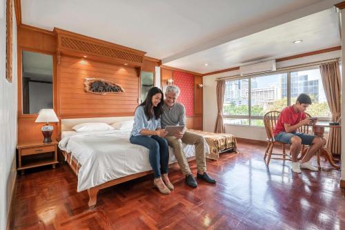 Studio Suite by Royal Ivory Nana – Bangkok, NY