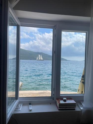 Kuća sa privatnom plazom (Kuca sa privatnom plazom) in Kumbor