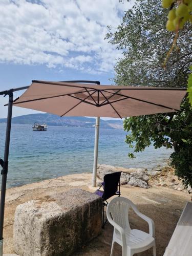 Kuća sa privatnom plazom (Kuca sa privatnom plazom) in Kumbor