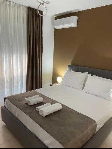 Noema Apartment 5 Maji - A Cosy Stay in Tirana