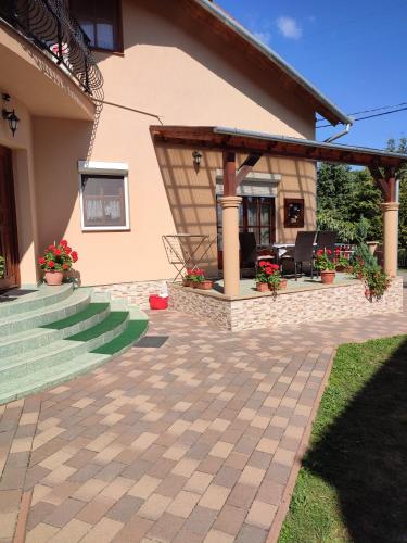 Marika Apartmanház