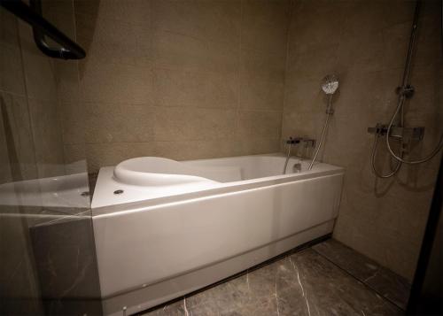 Luxury Rooms in the Heart of Pyramids - image 3