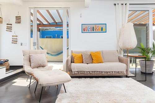 Beachfront House at Tucuns Beach – khách sạn tại Bãi Biển Geriba