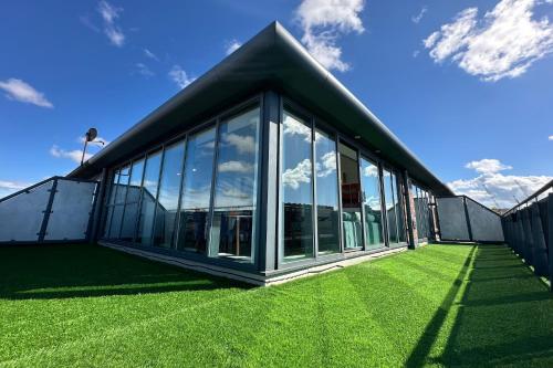 City Centre Penthouse on Concert Square with City Views, Liverpool (photo 10)