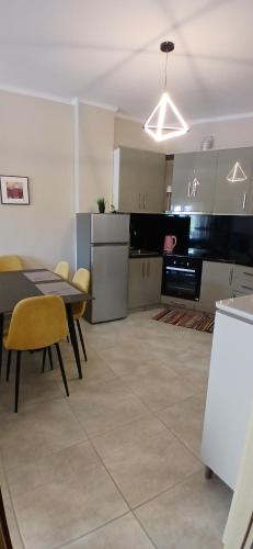 Leo apartment Shkembi Kavajes - image 4