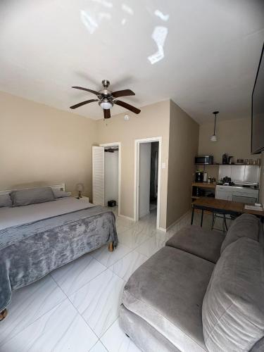 Finn Room - Ferdie's Place in Port Antonio